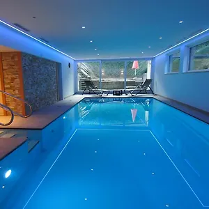 Hotell Sonnhof, Mutters